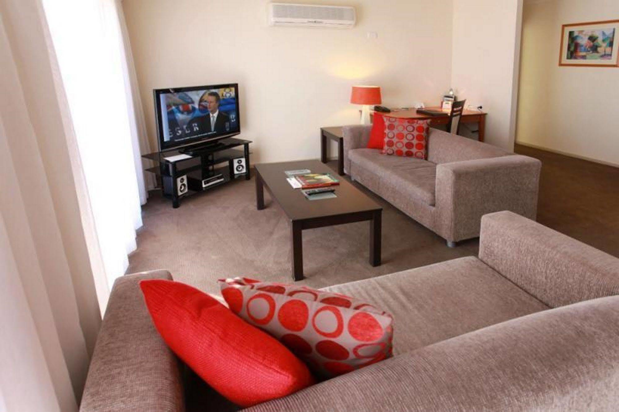 Quest Tamworth Aparthotel ภายนอก รูปภาพ