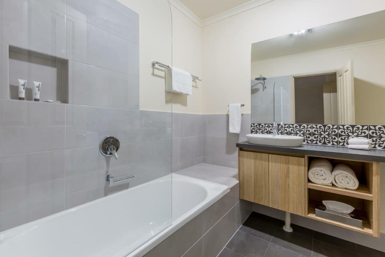 Quest Tamworth Aparthotel ภายนอก รูปภาพ